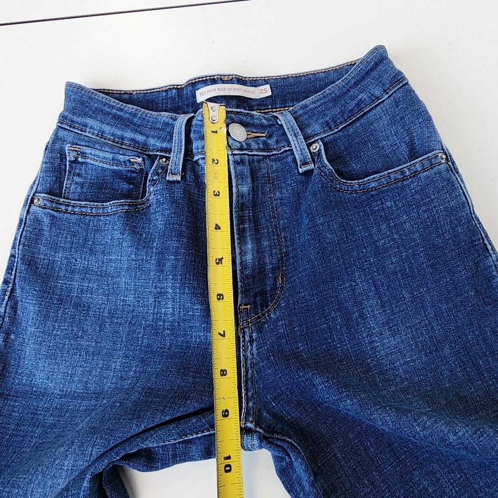 Levi's 721 High Rise Skinny Jeans Med Wash Distressed Ankle Womens Sz 25 - Picture 4 of 10